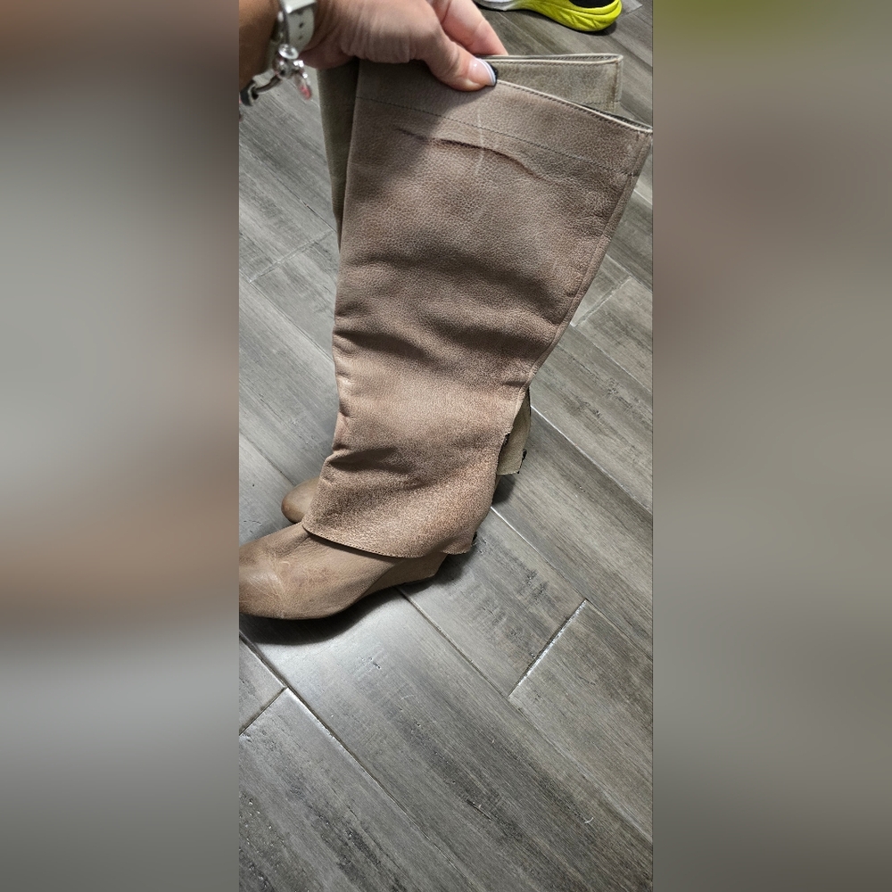 Booties Size 7.5 Us. Cream Color. Gently Use. The… - image 1